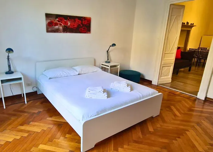 Garibaldi - Moscova Three-Room In The Heart Of